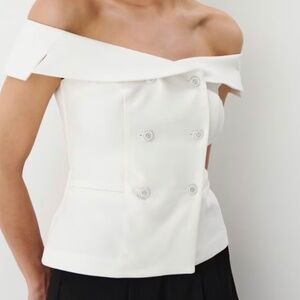 White top/blouse